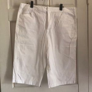 Women’s White Capris 18 Stretch